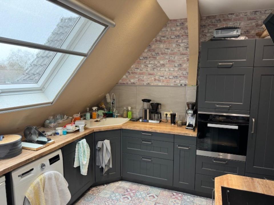 Thumbnail-Freundliche -Raum-DG-Whg. mit kl. Garten