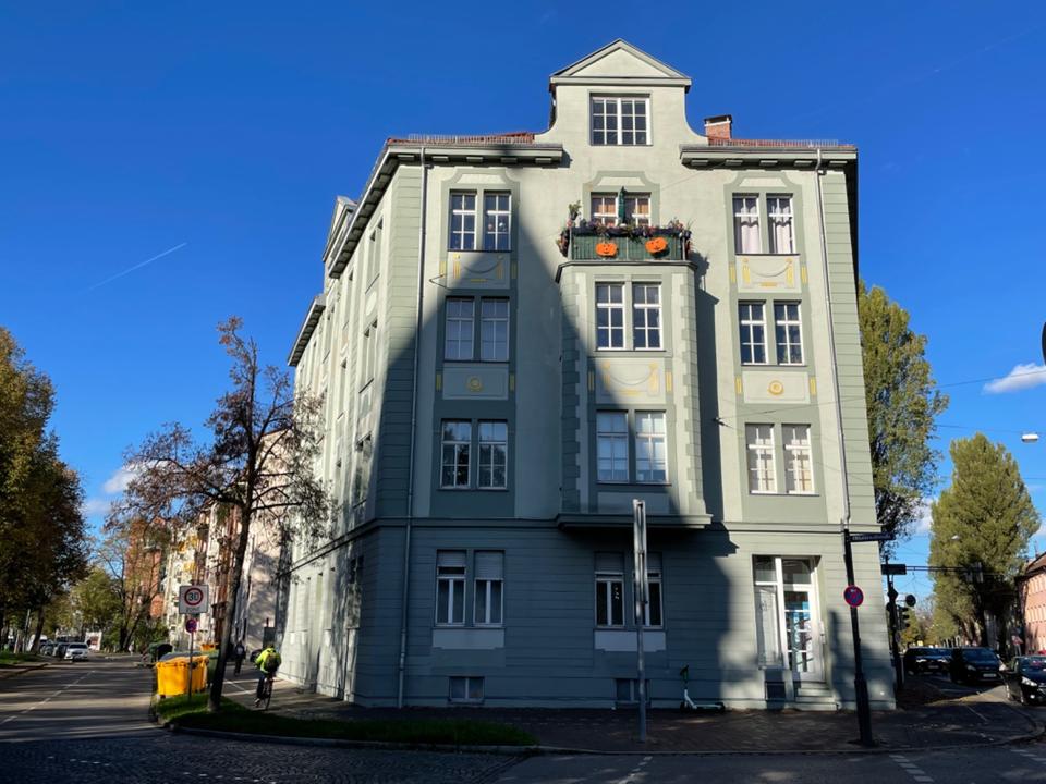 Thumbnail-Stilvolle 3-Zimmer-Dachgeschosswohnung mit tollem Ausblick