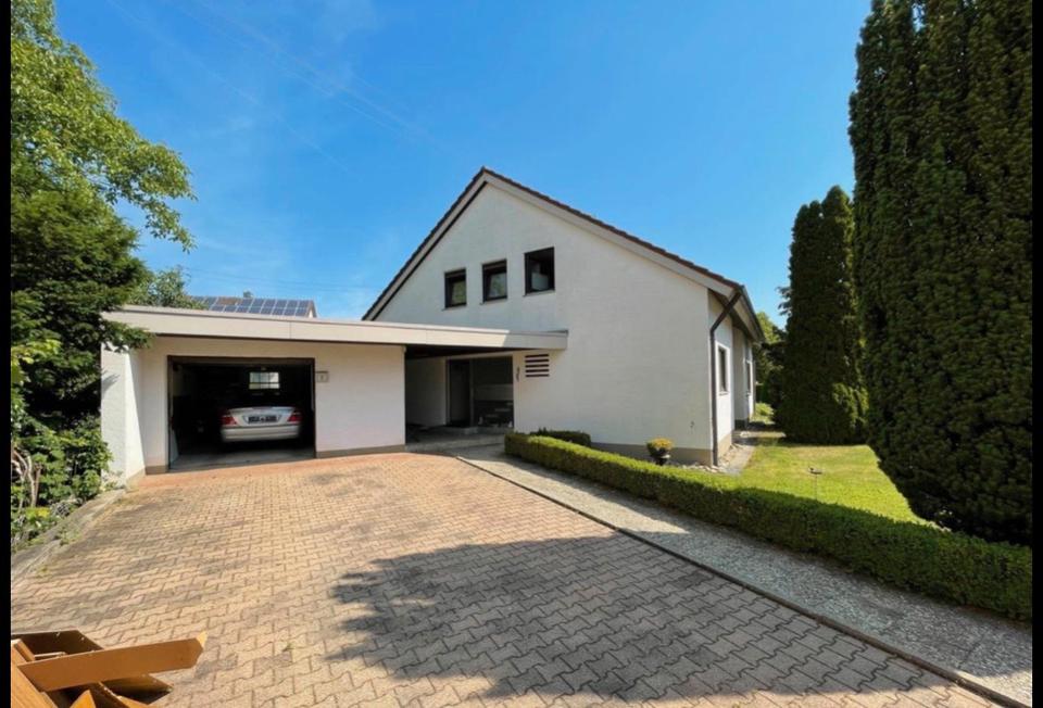 Thumbnail-Wohnung mit vier Zimmern sowie Balkon