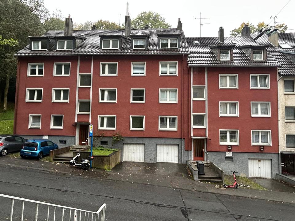 Thumbnail-**Sanierte 2-Zimmer-Wohnung mit Balkon nahe Barmer Anlagen**