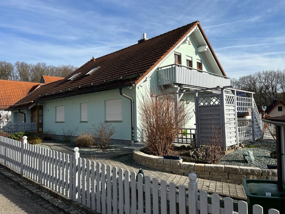 Thumbnail-Großes Einfamilienhaus in ruhiger Wohngegend von Treuchtlingen