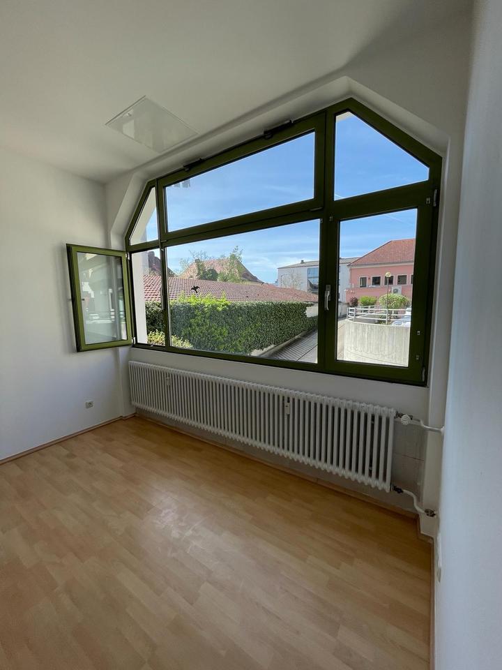 Thumbnail-Helle und gepflegte 2-Zimmer-Wohnung mit Duplex-Garage