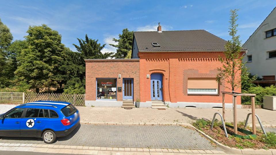 Thumbnail-Freistehendes Einfamilienhaus mit Ladenlokal u. großem Grundstück