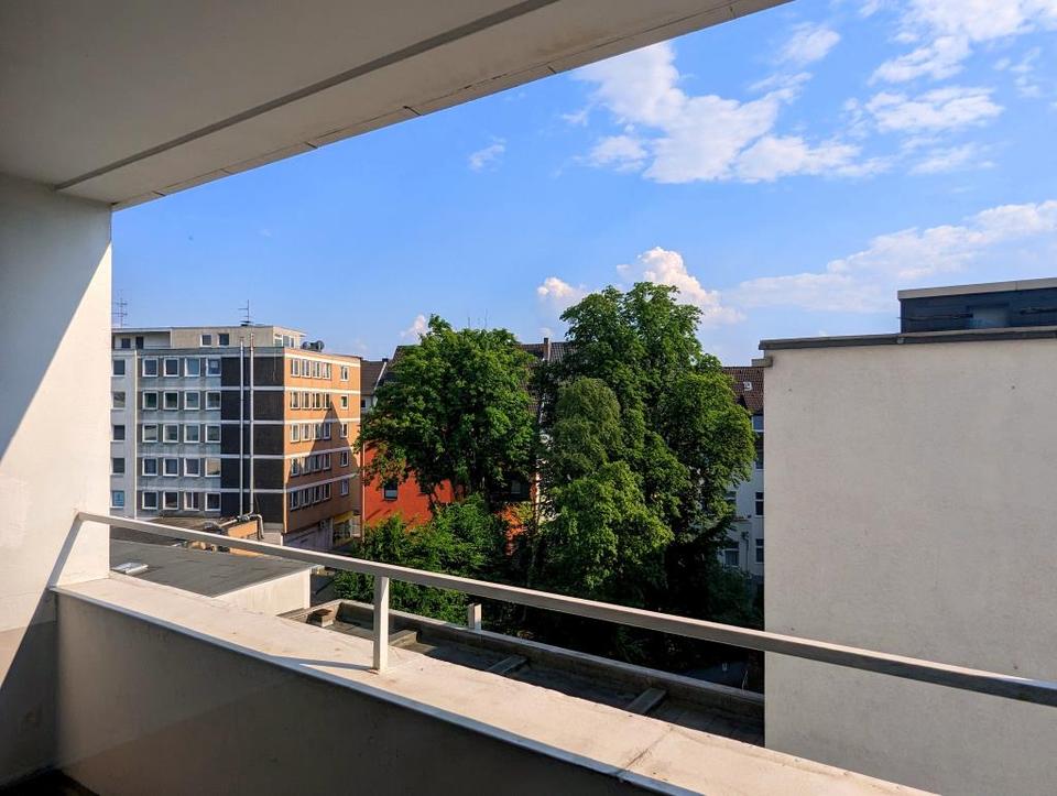 Thumbnail-Apartment verfügbar im 4.OG +++ Aufzug + Balkon + SONNIG