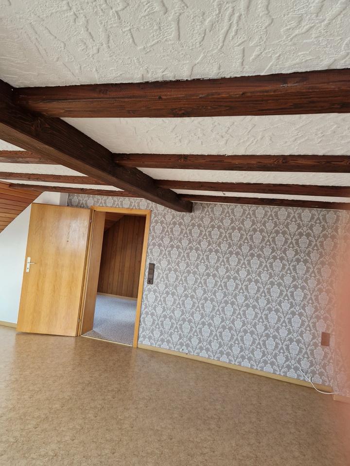 Thumbnail-In Melsungen 4 Zimmer Dachgeschosswohnung Zu Vermieten