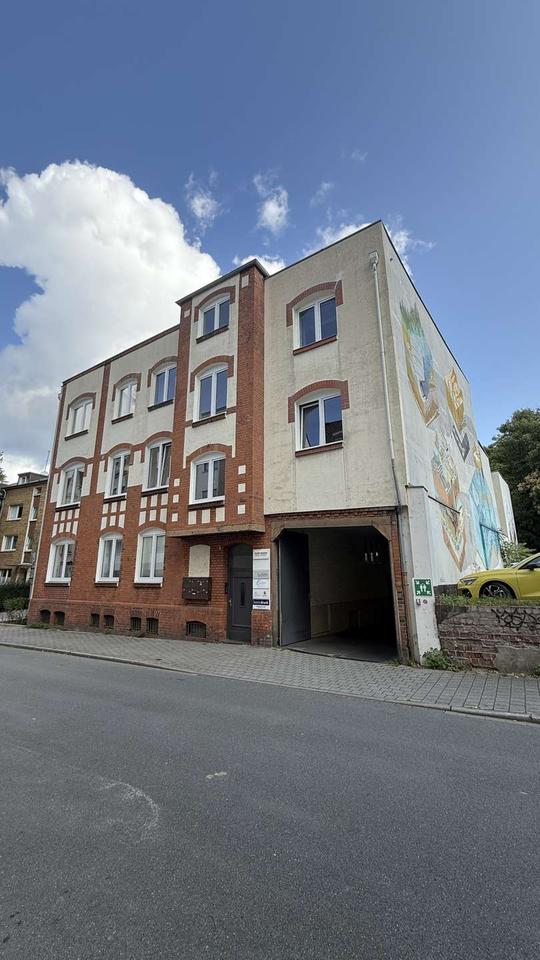 Thumbnail-Produktions- und Lagerhalle mit Büro- und Sozialflächen in zentraler Lage