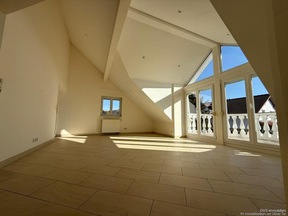 Thumbnail-Ihr neues ZUHAUSE in Memmingen Eisenburg! 2,5 Zimmer-Wohnung mit Galerie, Süd- und Ostbalkon