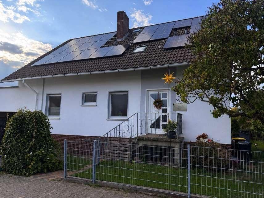 Thumbnail-Einfamilienhaus mit Pool und PV Anlage- viel Platz für die fami