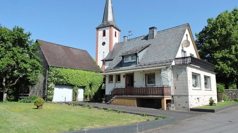 Thumbnail-Charmantes Einfamilienhaus mit Stall, Scheune und großem Garten