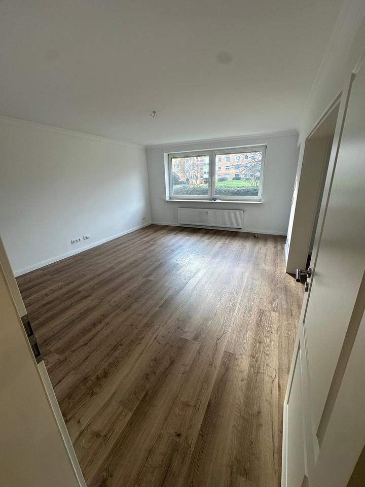 Thumbnail-Helle 3,5 Zimmer Wohnung in Altwarmbüchen