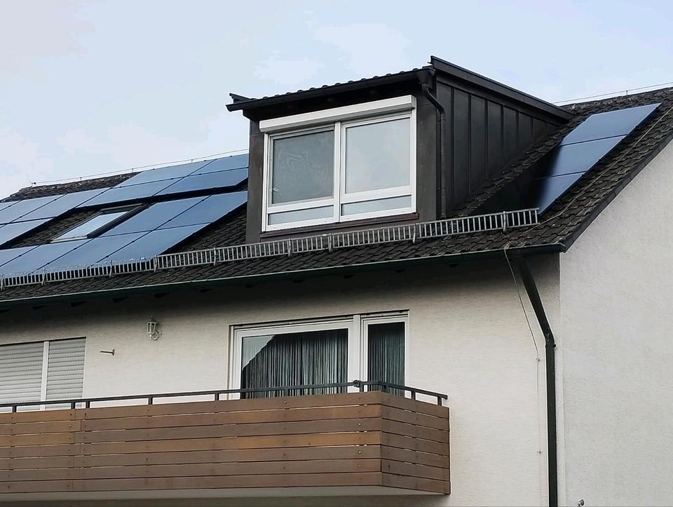 Thumbnail-Helle 3 Zimmer Dachwohnung in Waldbüttelbrunn zu vermieten