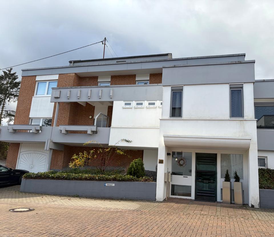 Thumbnail-Wunderschöne Eigentumswohnung in einem 3-Familienhaus mit Garage