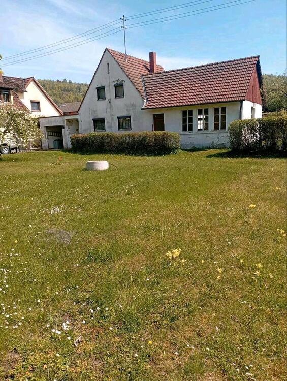 Thumbnail-Sanierungbedürftiges Einfamilienhaus mit grossen Grundstück