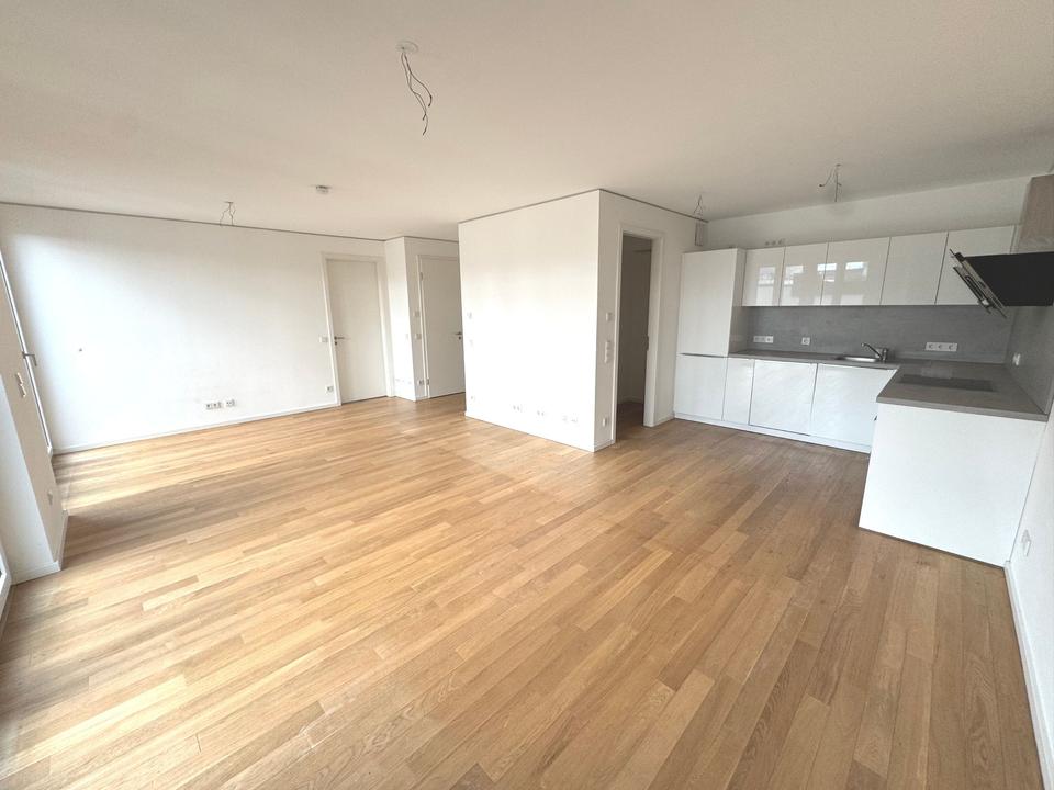 Thumbnail-Helle 2-Zimmer-Wohnung mit Balkon in München - Goethestraße