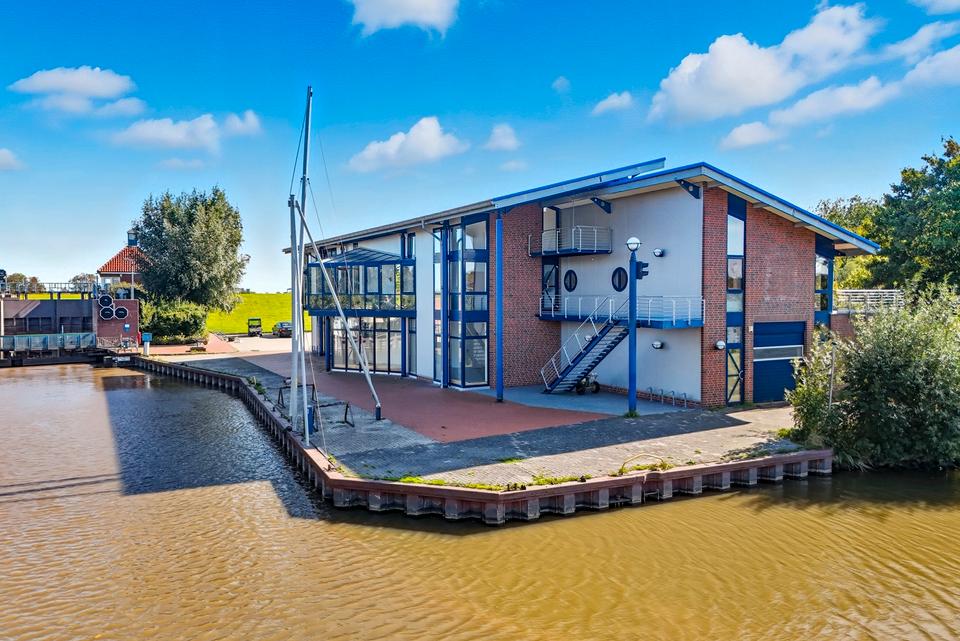 Thumbnail-Schmuckstück am Yachthafen von Weener provisionsfrei