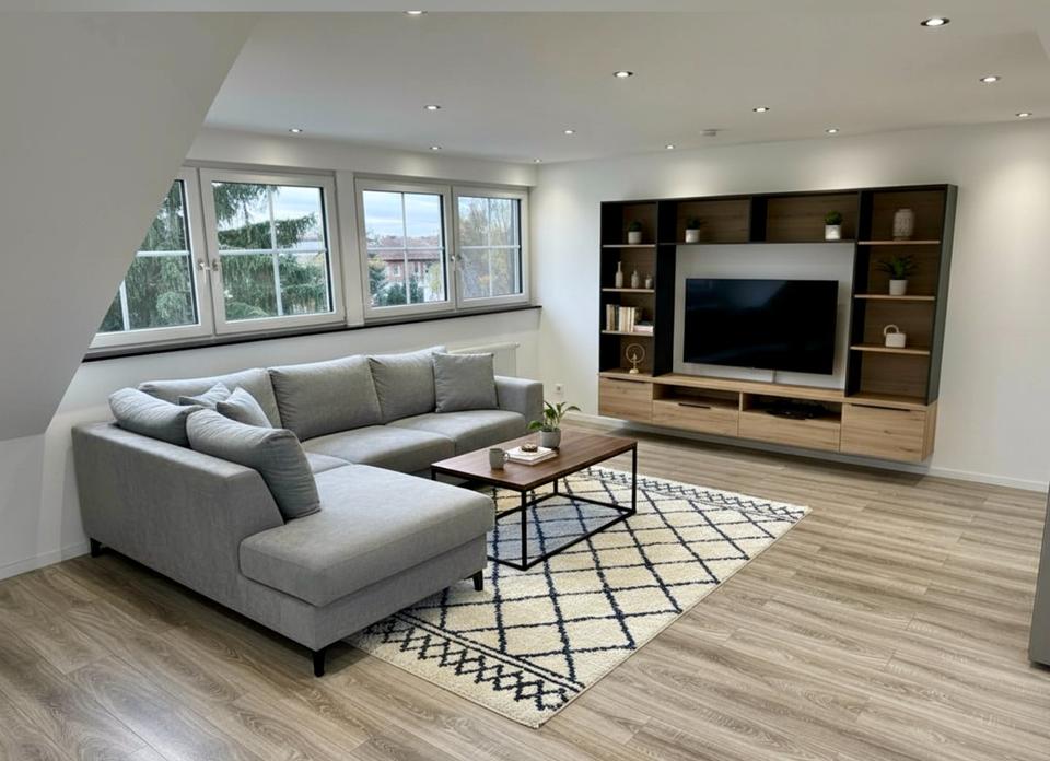 Thumbnail-Moderne Lichtdurchflutete 2 Zimmer Dachgeschosswohnung !!!