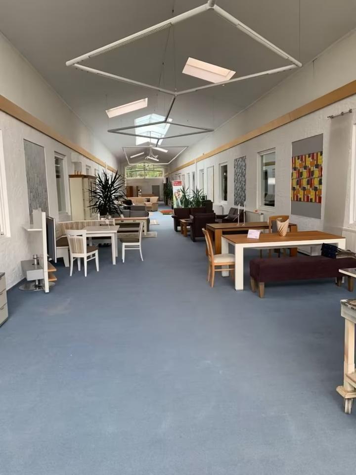 Thumbnail-Lagerfläche zu vermieten I 293 qm I mit Laderampe I Lagerhalle