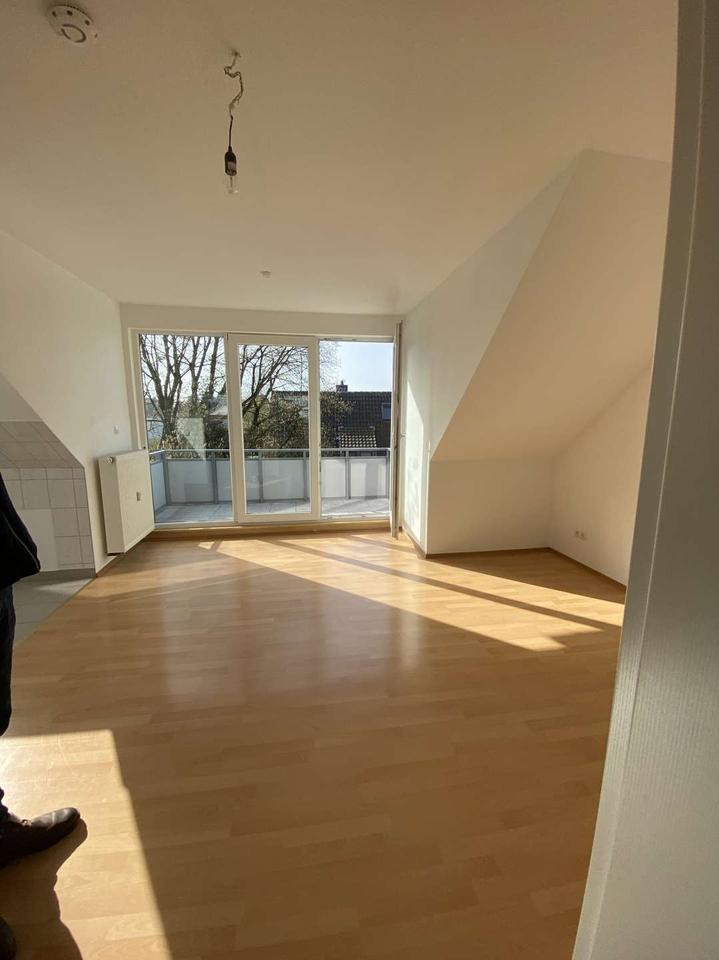 Thumbnail-RESERVIERT - Modern wohnen: Helle 2-Zimmer-Wohnung mit Balkon