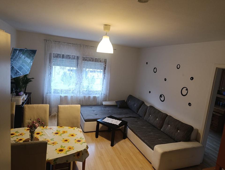 Thumbnail-Ich miete dringend ein Dreizimmerwohnung