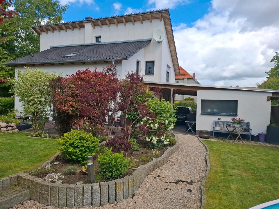 Thumbnail-Exklusives und modernes Einfamilienhaus mit großem Carport