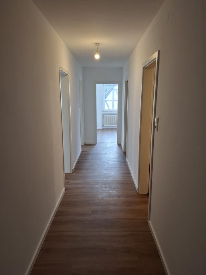 Thumbnail-Frisch kernsanierte 3-Zimmer-Wohnung mit Balkon und Schlossblick