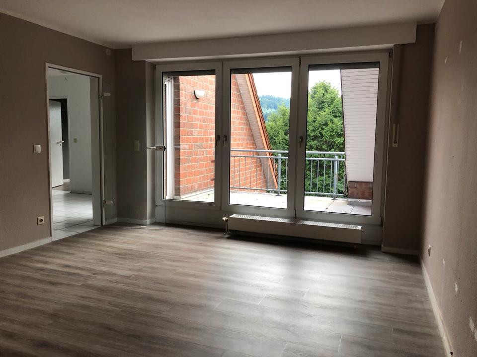 Thumbnail-Geräumige DG-Wohnung, Oesede, Südbalkon, Einstellplatz