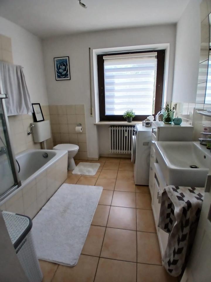 Thumbnail-Schöne 3-Zimmer Wohnung mit Balkon, Küche und Garage