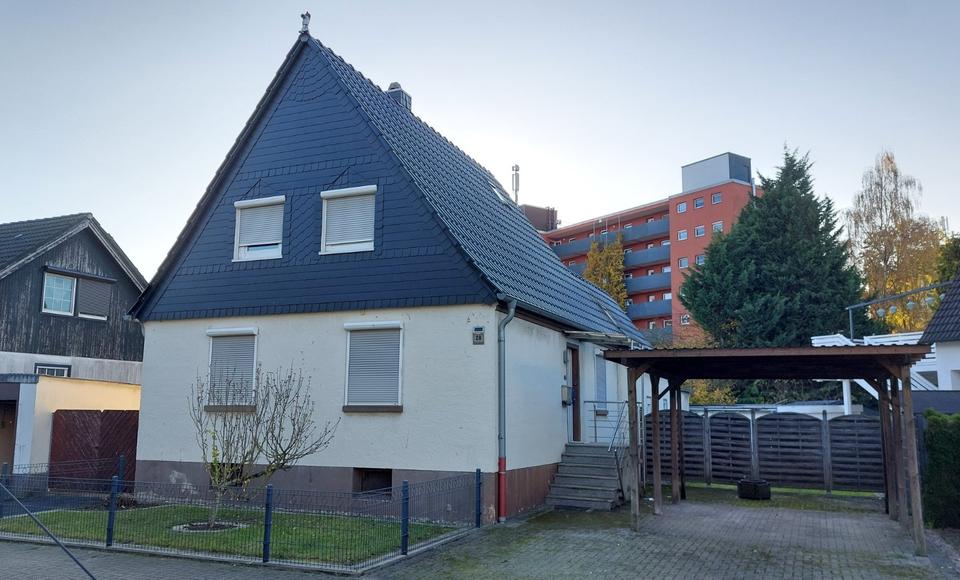 Thumbnail-Freistehendes Einfamilienhaus mit Carport