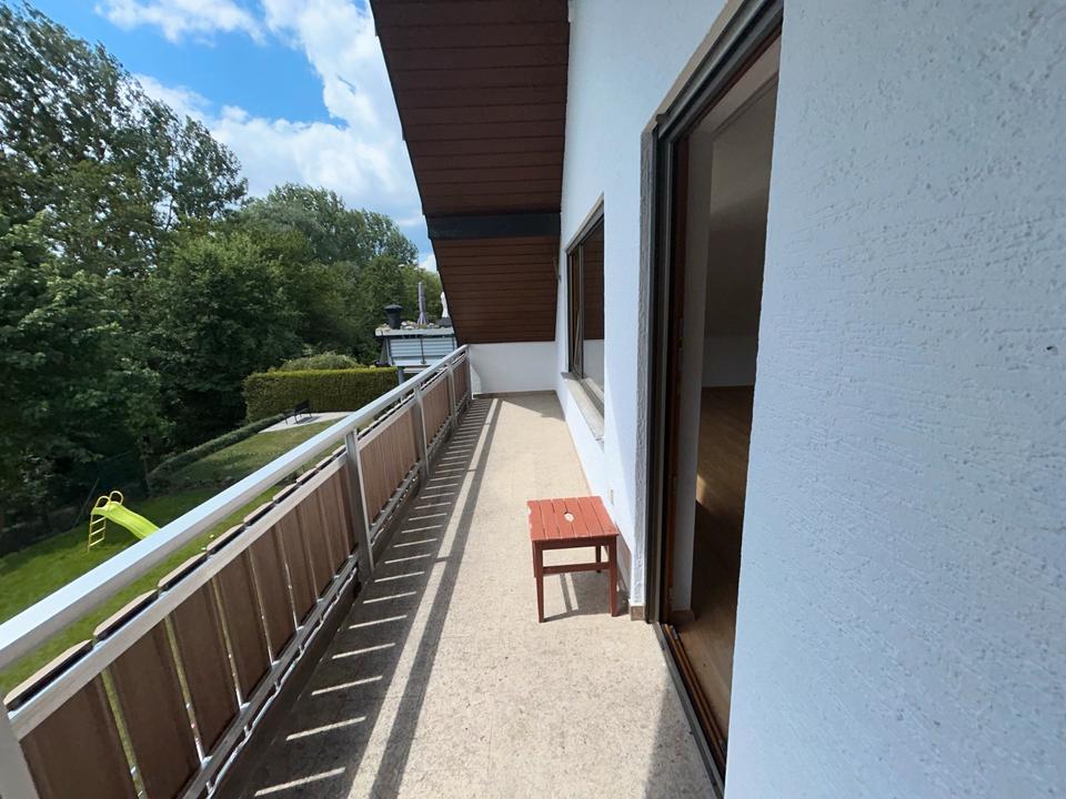 Thumbnail-Große Wohnung 93 qm zu vermieten