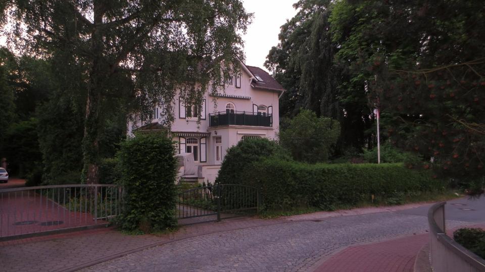 Thumbnail-Helle, ruhige 3 Zimmer Altbauwhg. mit gr. Balkon, Toplage Reinbek