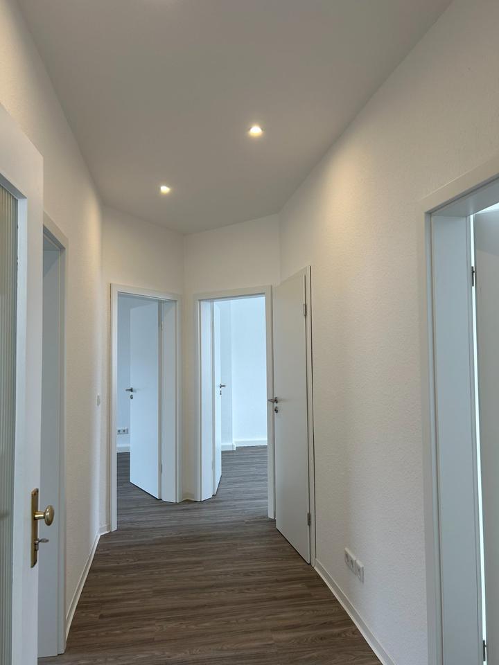 Thumbnail-Erstbezug nach Modernisierung: 3-Zimmer-Whg. im 2.OG–Sonnenhügel