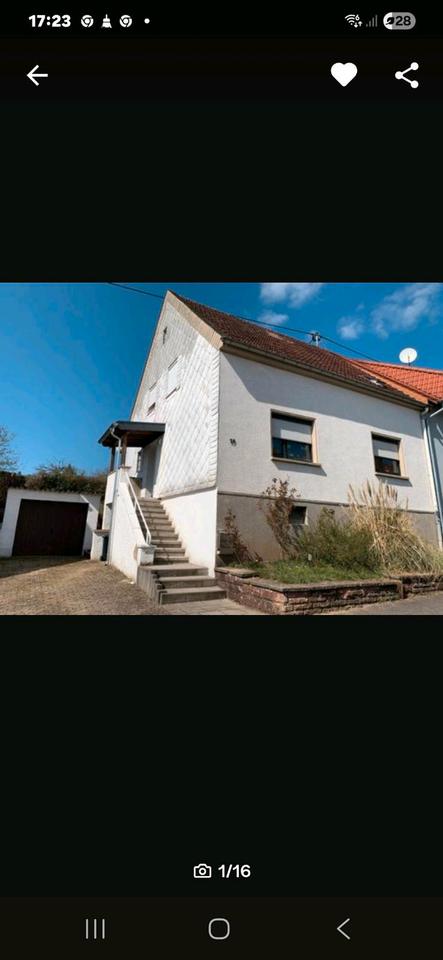 Thumbnail-Einfamilienhaus mit Garten und Garage