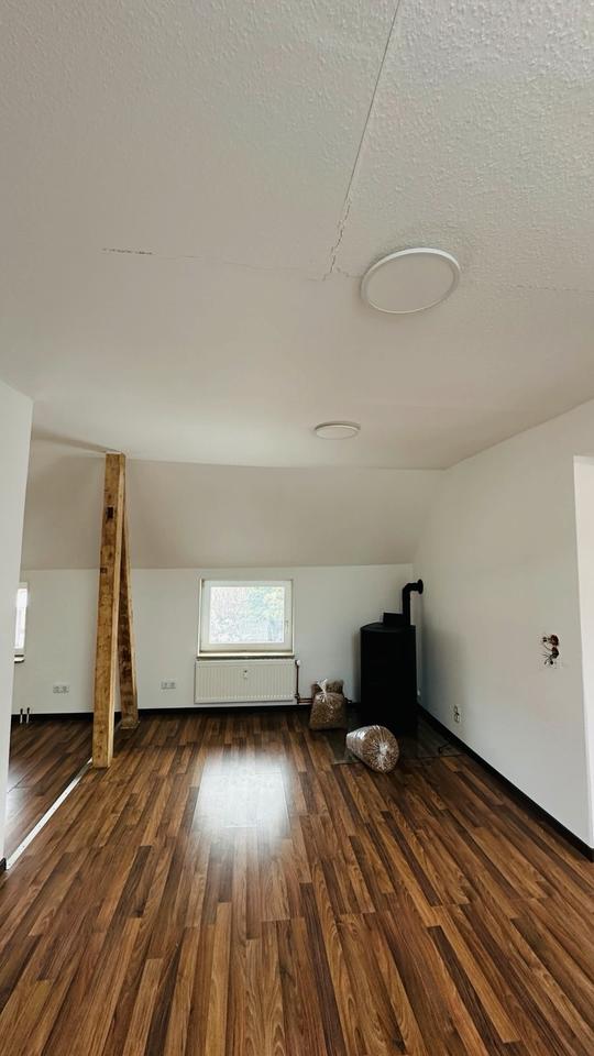 Thumbnail-Sehr Schöne, neu renovierte 3-Zimmer-Wohnung mit Kaminofen