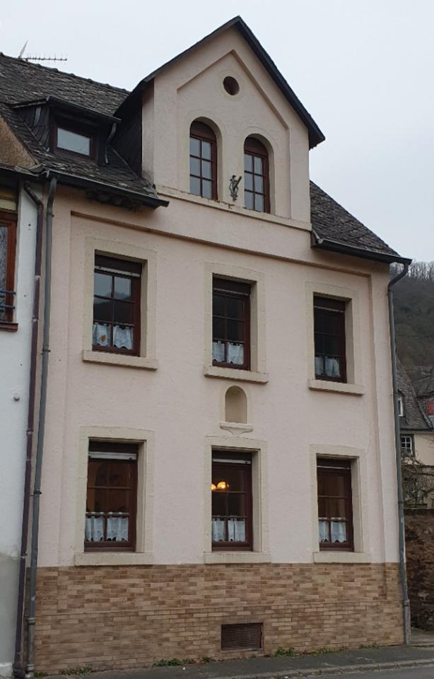 Thumbnail-Wohnhaus oder Ferienhaus in Moselkern mit Blick auf die Mosel