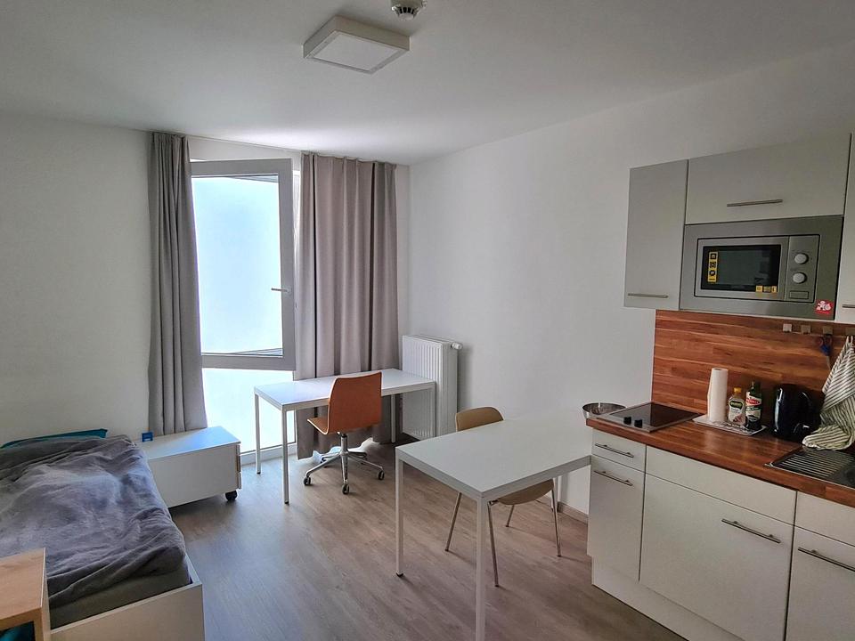 Thumbnail-Spacious Studio Apartment for Student Sublet