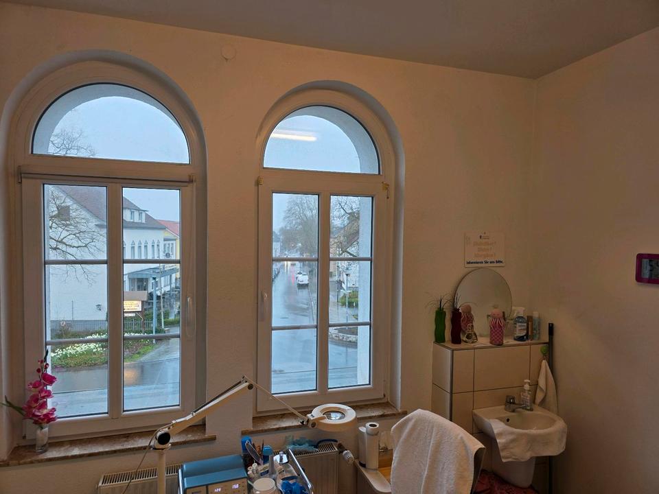 Thumbnail-Heller Raum in zentraler Lage zu vermieten