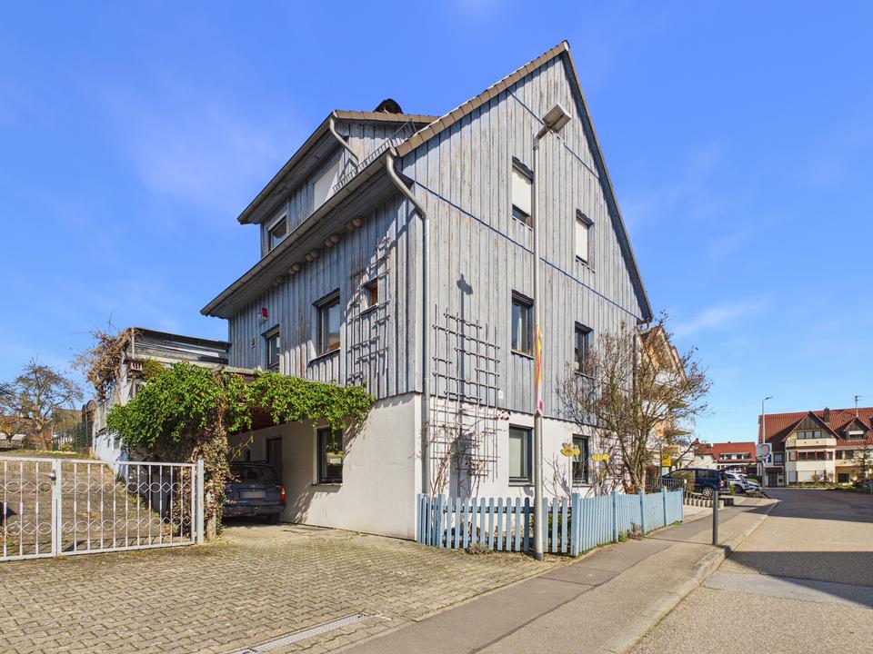 Thumbnail-Freistehendes Einfamilienhaus mit Einliegerwohnung in ruhiger Lage