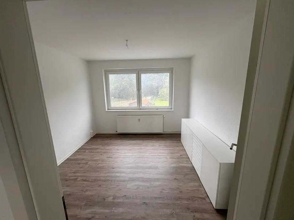 Thumbnail-Frisch Sanierte und helle 3-Zimmer Wohnung im 1. OG in Gnewitz