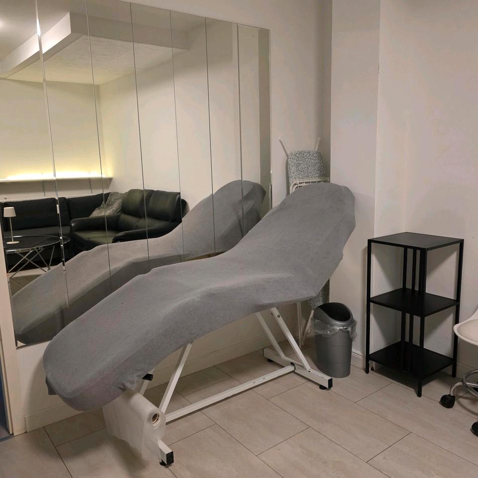 Thumbnail-Kosmetik und Gewerbe Raum