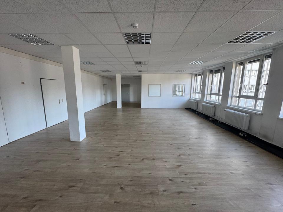 Thumbnail-BüroWerkstatt-Fläche Danzig am Platz 4.E.010