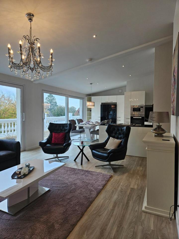 Thumbnail-Luxuriöse Penthouse-Wohnung für Ü60 - 3 Zimmer-2 Bäder -180qm