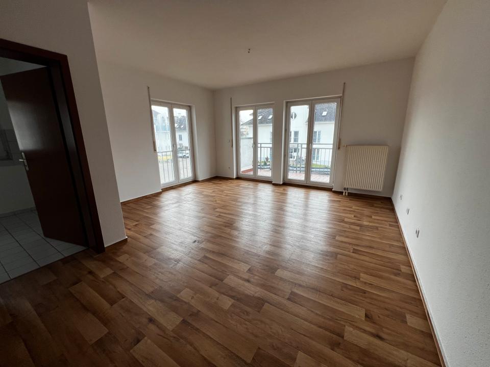 Thumbnail-Helle 3-Zimmer-Wohnung mit Balkon & Stellplatz – 74 m²