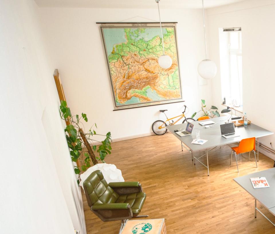 Thumbnail-Heller Schreibtisch in Düsseldorf-Bilk