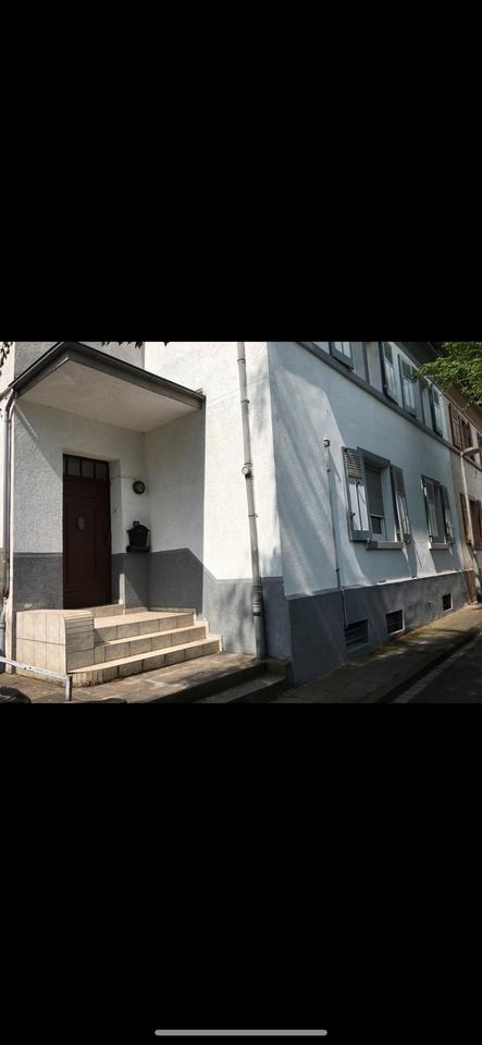 Thumbnail-Frisch renovierte 140m2 Erdgeschosswohnung