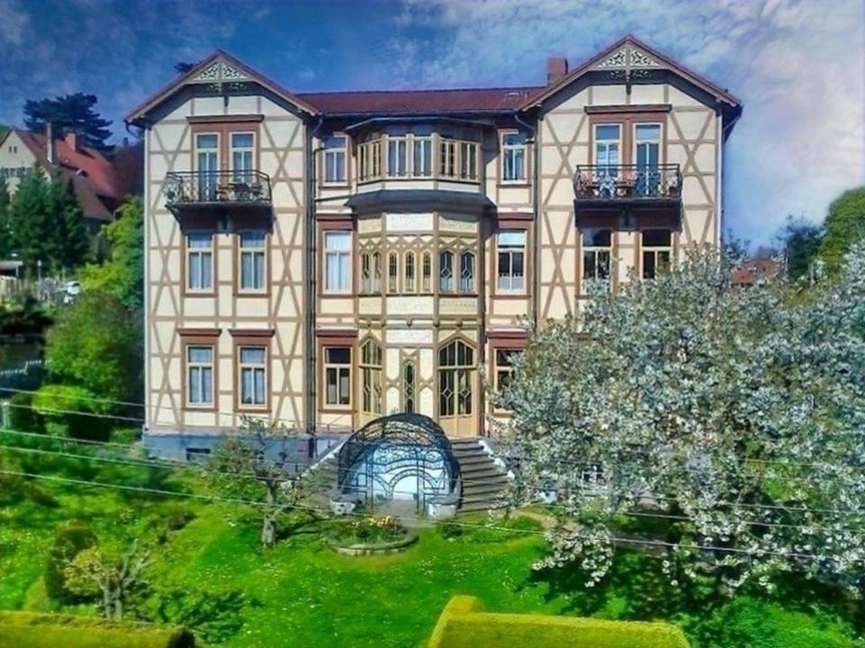 Thumbnail-Noble Villenetage mit Kamin, 2 Bädern, Schlossblick, HWR und KR !