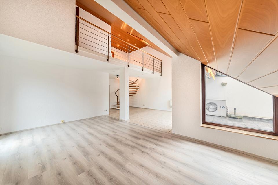 Thumbnail-3-ROOM APARTMENT! Maisonette with 2 parking spaces, fitted kitchen and balcony