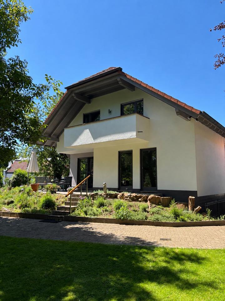 Thumbnail-Freistehendes, massiv gebautes Einfamilienhaus mit großzügigem Ga