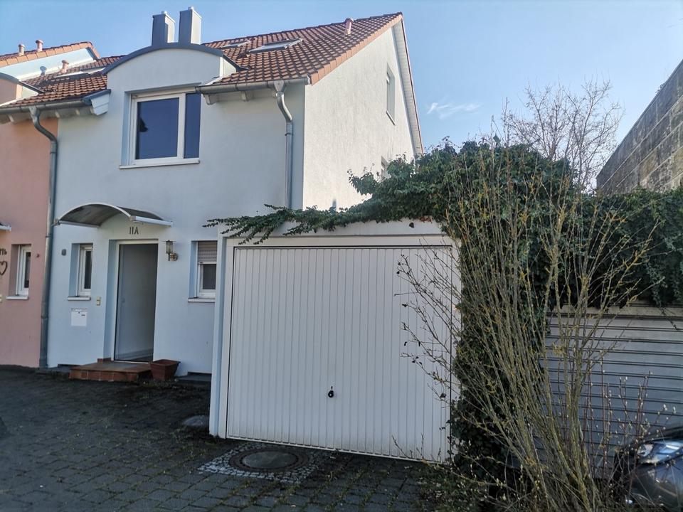 Thumbnail-Schones Haus in Stuttgart Hausen zu verkaufen, privat