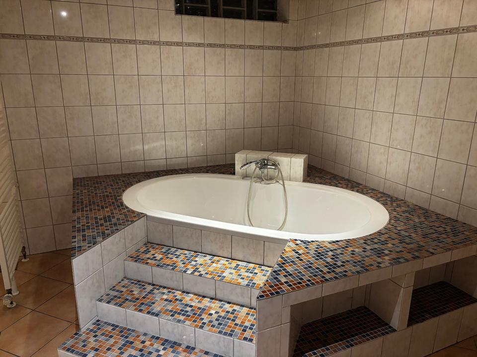 Thumbnail-Große 3 - 4 -Zimmer-Wohnung mit Kamin, Einbauküche