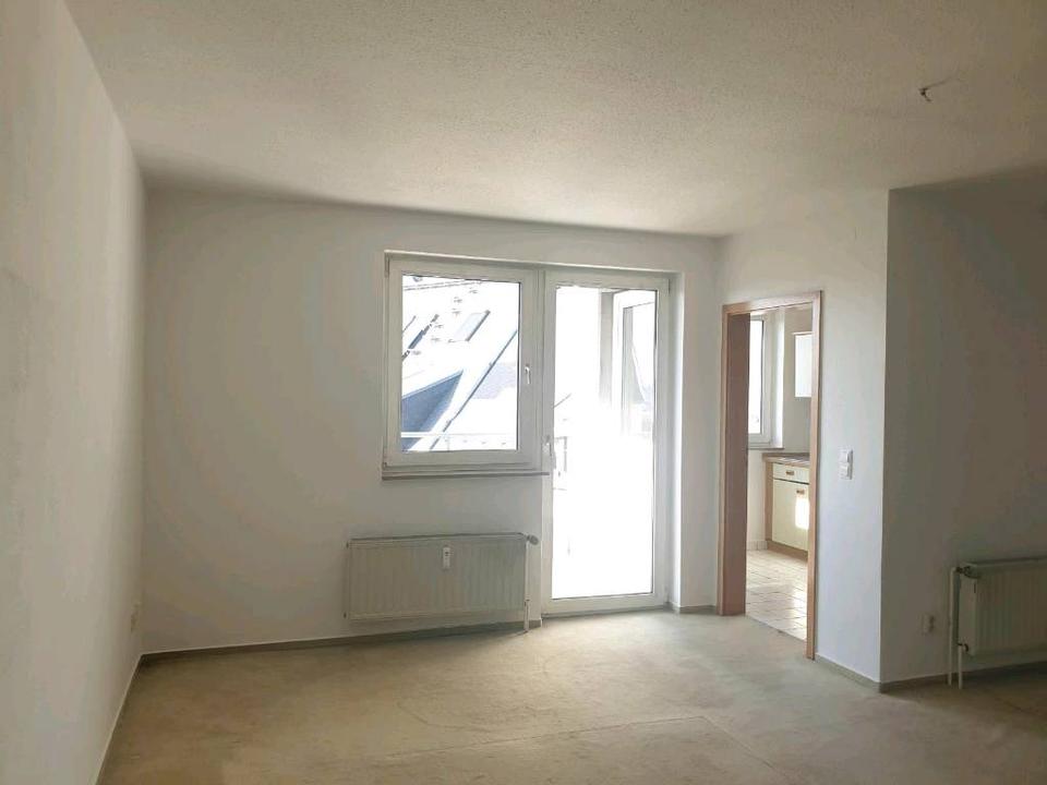 Thumbnail-2 Raum Wohng, schönes gr.WZ +Küche+Aufzug+Balkon, Nähe Moritzstr.